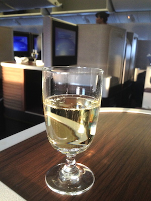 reisetips fly business class champagne
