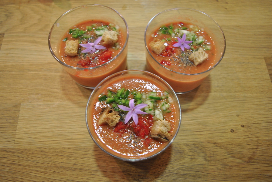 Gazpacho er perfekt å lage og ha i kjøleskapet varme sommerdager, ifølge kurslederen vår.